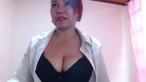 dannamomcerratt online show from March 1, 9:41 pm