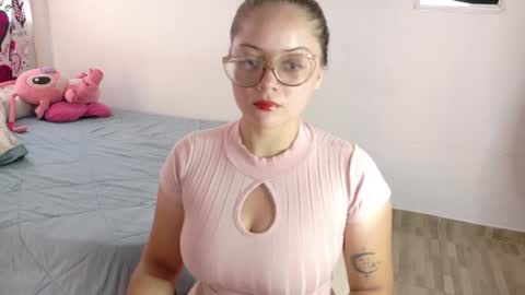 Danna  online show from June 24, 7:10 pm