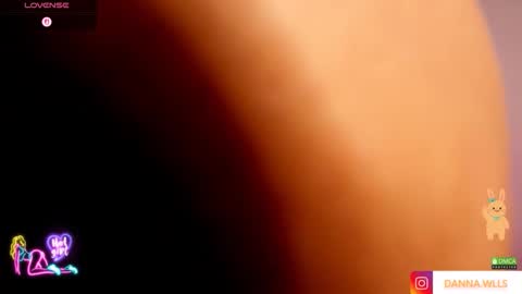 Danna Wells online show from April 9, 2:15 am