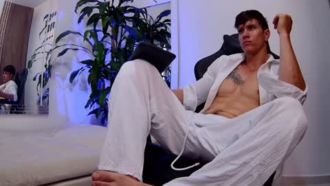 Dante online show from December 5, 3:55 pm