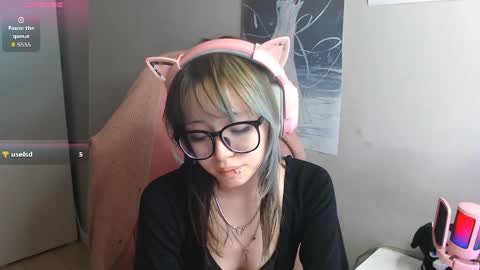 danyelleeyermann online show from May 28, 1:09 pm