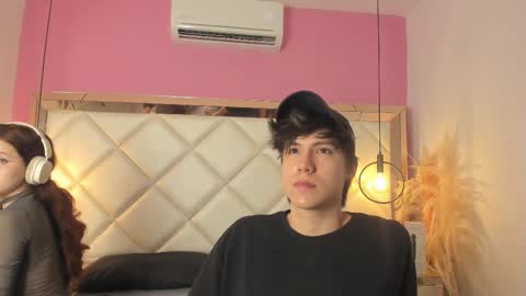 daphne_and_roger online show from September 15, 11:22 am