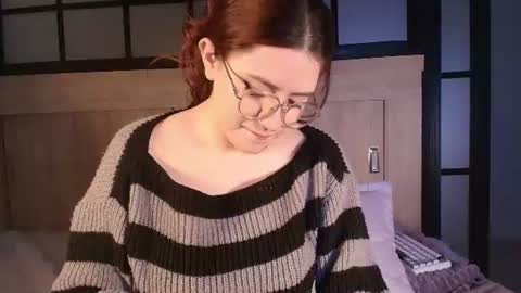 daphne_and_roger_ online show from July 1, 11:30 am
