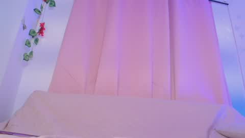 Daphne online show from June 23, 11:28 am