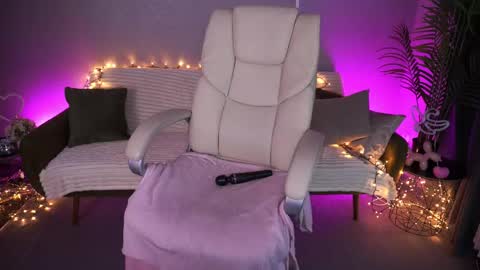 dariadelly online show from May 26, 2:23 pm