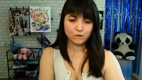 Snapshot of darina_m_ chatting on February 21, 11:55 am Darina online show from February 21, 11:55 am
