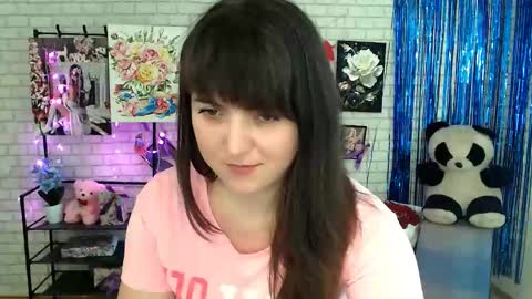 Snapshot of darina_m_ chatting on March 2, 8:27 am Darina online show from March 2, 8:27 am
