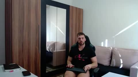 darius_94 online show from May 3, 6:08 am