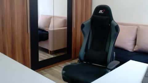 darius_94 online show from February 9, 1:26 pm