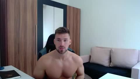 darius_94 online show from February 16, 9:51 am