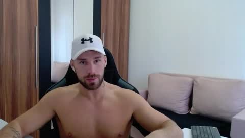 darius_94 online show from March 4, 11:07 am
