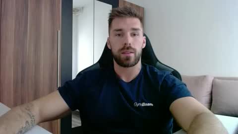 darius_94 online show from May 26, 12:33 pm