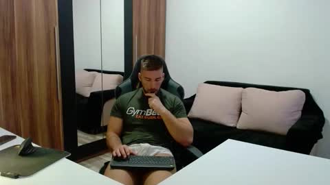 darius_94 online show from October 3, 4:43 am