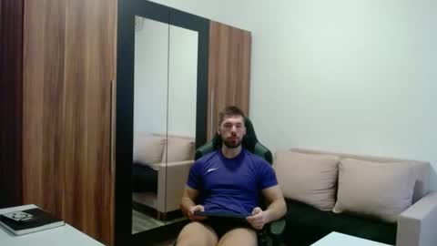darius_94 online show from March 17, 5:56 am