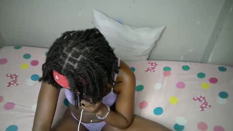 dark_lovly online show from November 21, 7:28 am