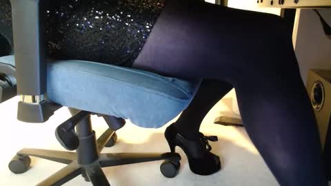 darkestme online show from January 13, 11:18 am