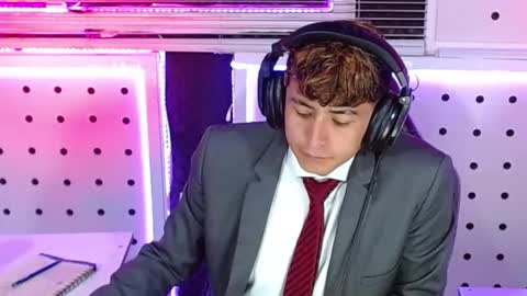 DARKO0717 online show from September 24, 11:50 am