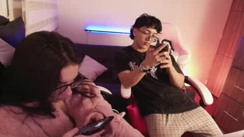 darkpleasuress online show from September 9, 6:57 am