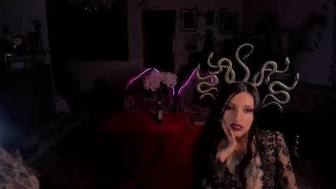 Stella Online Mon-Fri 10am - 7pm gmt 4 online show from October 26, 6:14 am