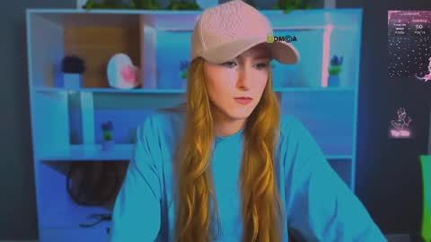 darly honey online show from April 10, 11:37 am