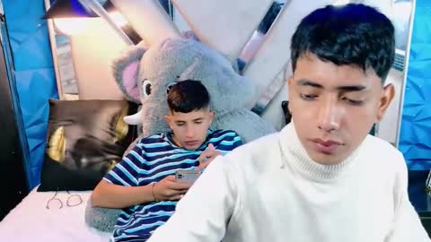 darwinandbrayan online show from January 7, 3:11 am