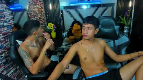 darwinandbrayan online show from December 5, 6:27 pm