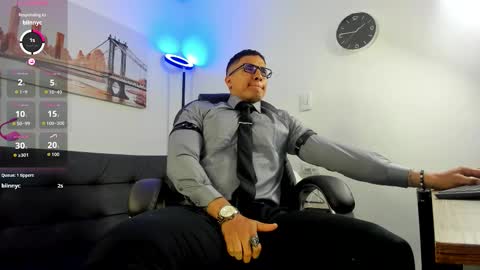 Snapshot of dash_bukoski chatting on October 3, 12:57 pm Dash online show from October 3, 12:57 pm