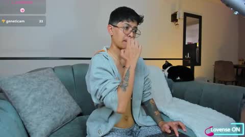 Snapshot of dass_roman chatting on September 30, 8:52 pm Dass Roman online show from September 30, 8:52 pm