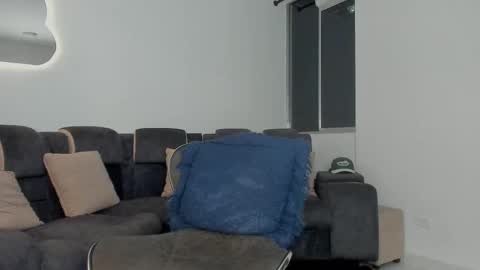 davis  instagram davis alx1 online show from February 12, 2:45 am