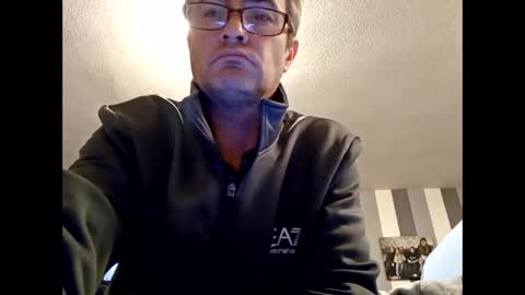 Dazzill online show from January 8, 7:03 pm