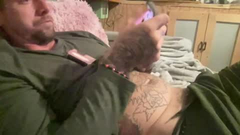 dcwells1992 online show from April 28, 2:38 am