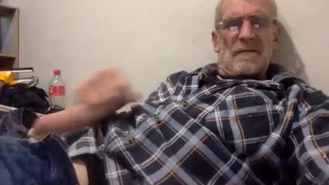 deanofflove221000 online show from April 2, 8:10 am