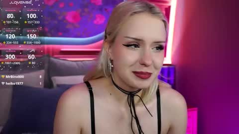 Dolly online show from September 25, 1:51 pm