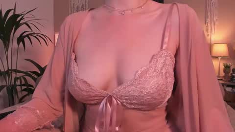 Moa . online show from September 27, 1:42 pm