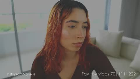 Snapshot of dearnina chatting on October 5, 3:30 pm NINA   30OFF online show from October 5, 3:30 pm