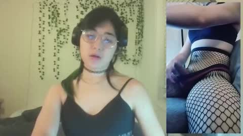 deciduousdoll online show from December 5, 6:56 am