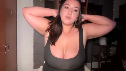 SassyNove online show from April 5, 8:17 pm