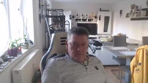 deinprinz2312 online show from February 12, 8:59 am