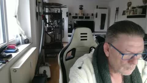 deinprinz2312 online show from April 20, 5:32 am