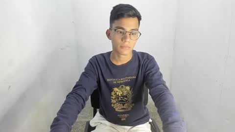 Snapshot of deivi_colins chatting on October 11, 12:37 am deivi_colins online show from October 11, 12:37 am
