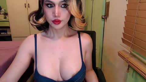 Mercedes online show from March 12, 6:07 am