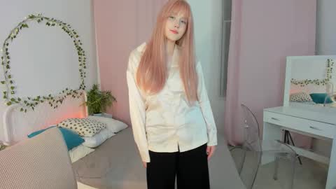 Delilah or Laila online show from September 10, 7:37 pm