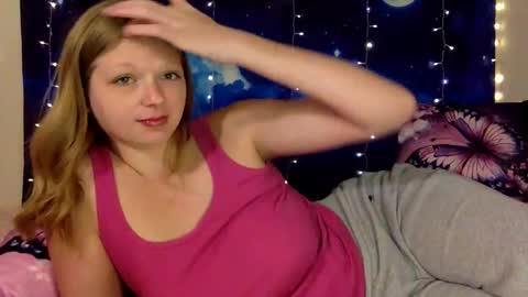 DelilaLove3412 online show from April 2, 11:44 pm