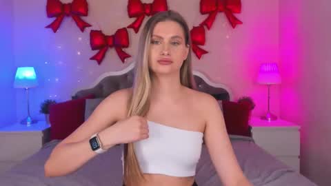 delinasis online show from March 26, 8:30 am