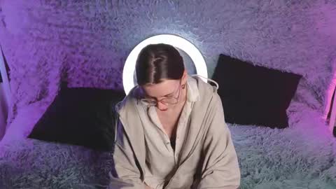 Rochel online show from December 13, 8:04 pm