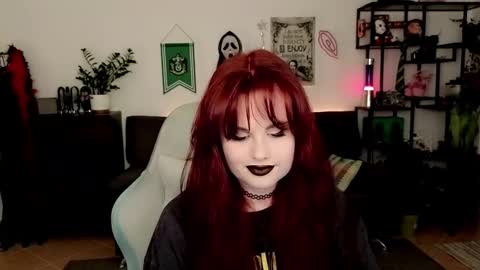 dellacrush_ online show from February 21, 6:44 pm