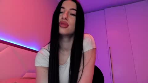 delly_love online show from April 9, 7:30 pm