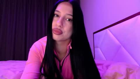 delly_love online show from November 5, 10:45 pm