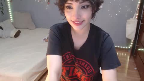 Snapshot of deni_bloom chatting on February 25, 7:20 am Denisse    schedule Monday to Friday 1300-1900 mexican time Saturday-maybe it could be a surprise IDEPENDENT MODEL online show from February 25, 7:20 am
