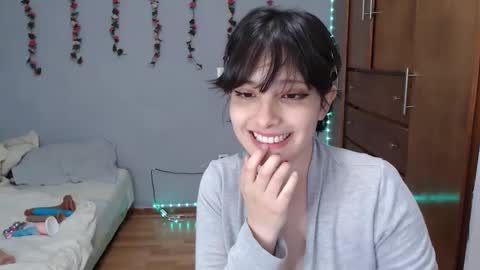 Snapshot of deni_bloom chatting on January 9, 7:31 am Denisse    schedule Monday to Friday 1300-1900 mexican time Saturday-maybe it could be a surprise IDEPENDENT MODEL online show from January 9, 7:31 am